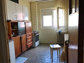 Apartament de vânzare 4 camere, în Bucureşti, zona Moşilor