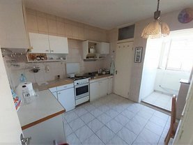 Apartament de vânzare 4 camere, în Bucureşti, zona Moşilor