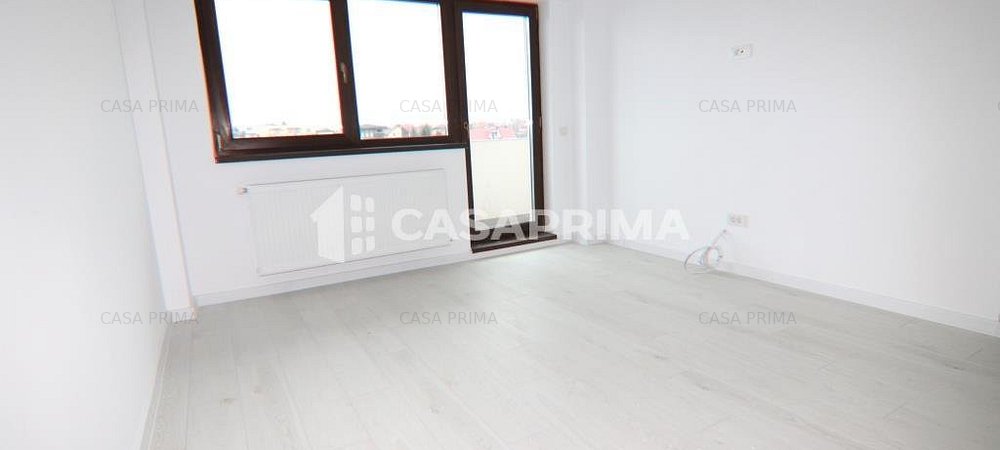 Apartament 1 camera 42 mp, geam baie, bucatarie mare, Galata, statie autobuz - imaginea 0 + 1