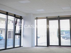 Vânzare spaţiu comercial