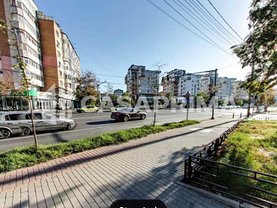 Închiriere spaţiu comercial