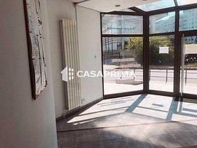 Vânzare spaţiu comercial