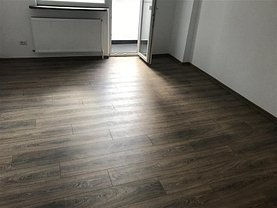 Apartament de vânzare 3 camere, în Focşani, zona Central