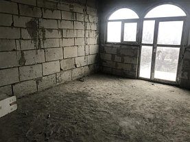 Casa de vânzare 6 camere, în Goleşti, zona Central