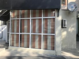 Vânzare spaţiu comercial