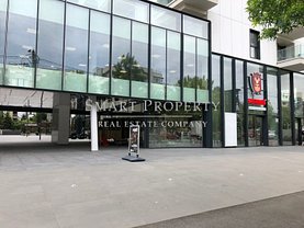 Închiriere spaţiu comercial