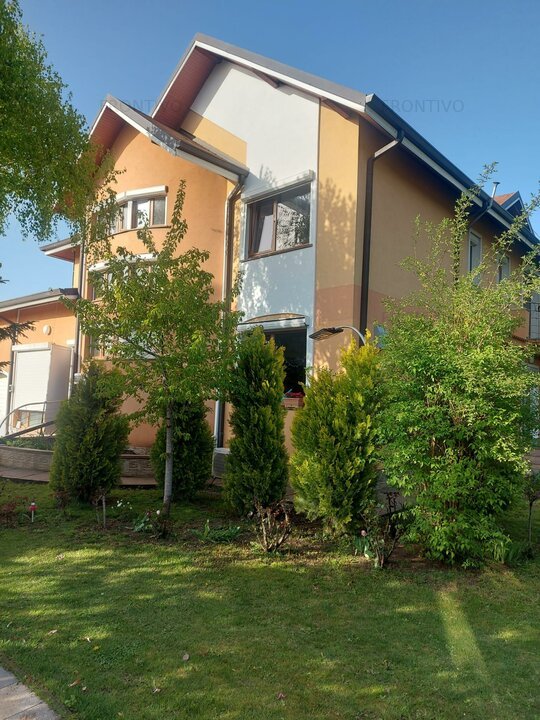 Vila de vanzare in Snagov in vecinatatea padurii