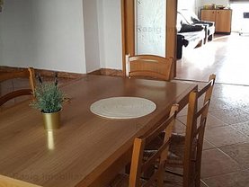 Apartament de vânzare 4 camere, în Bucureşti, zona Decebal