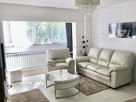 Apartament de vânzare 4 camere, în Bucuresti, zona Decebal
