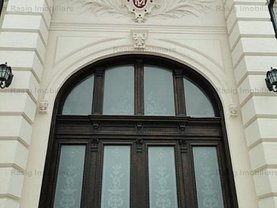 Casa de închiriat 16 camere, în Bucureşti, zona Calea Victoriei