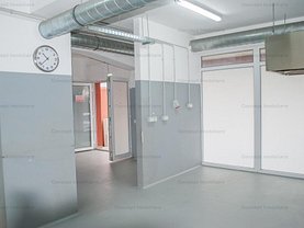 Închiriere spaţiu comercial