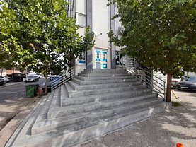 Vânzare spaţiu comercial în Popesti-Leordeni, Central