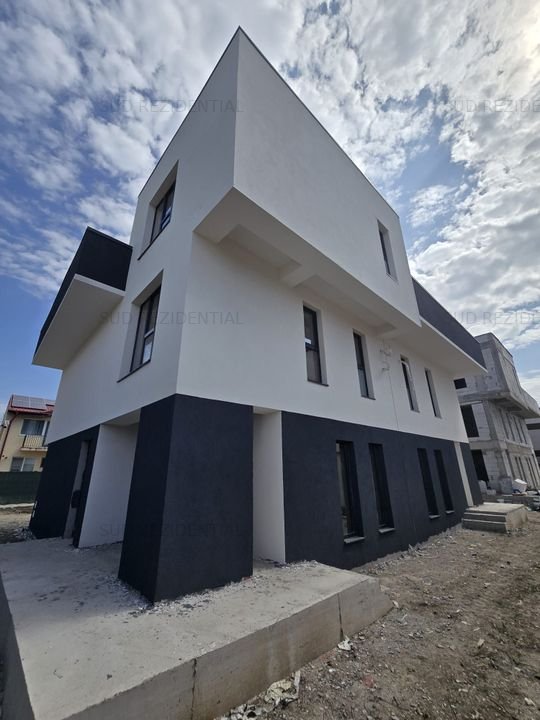 Vila moderna tip duplex, Popesti-Leordeni, Strada Pavlicheni, 4 camere