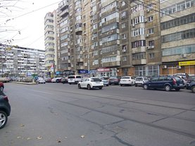 Închiriere spaţiu comercial