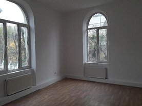 Casa de închiriat 14 camere, în Bucuresti, zona Unirii