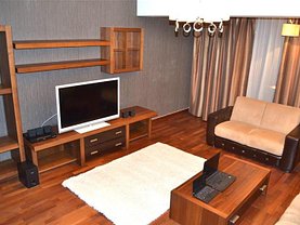 Apartament de vânzare 3 camere, în Bucureşti, zona Unirii