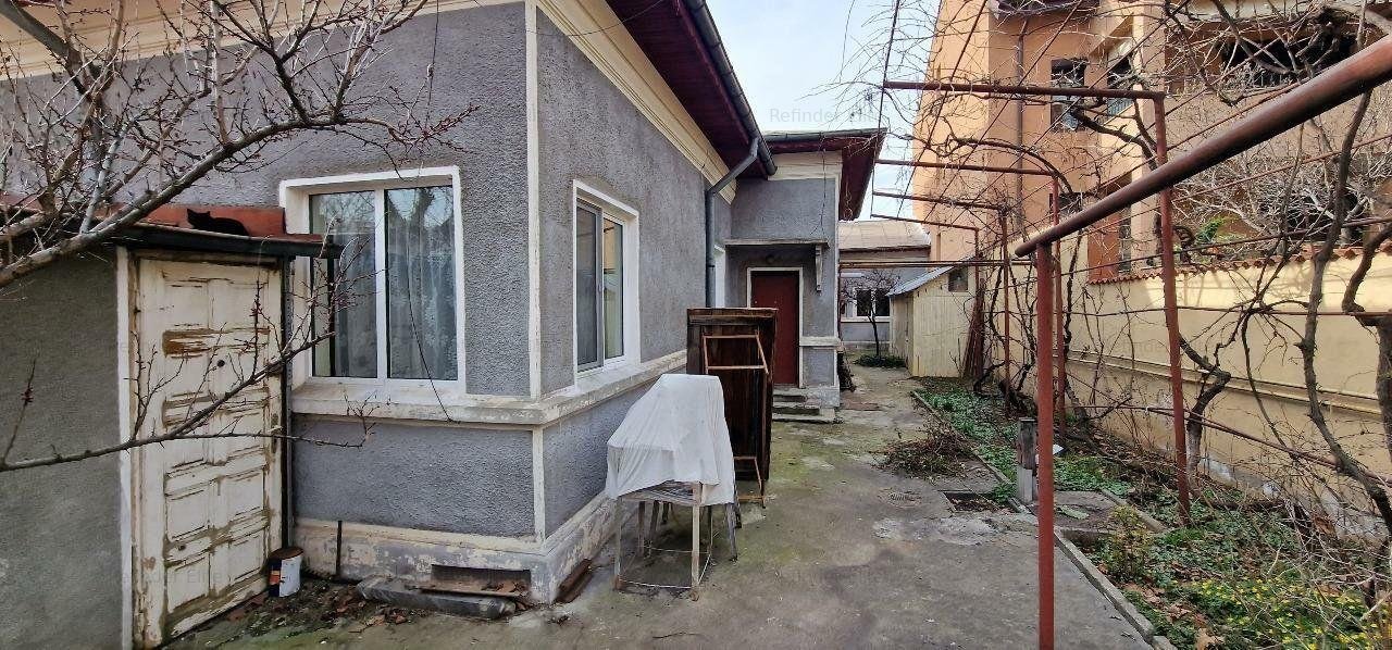 Vanzare casa 5 camere | necesita renovare | teren 285 mp | 2 centrale termice |