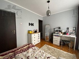 Apartament de vânzare 4 camere, în Cluj-Napoca, zona Mănăştur