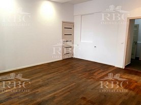 Închiriere spaţiu comercial