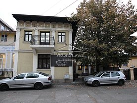 Casa de închiriat 9 camere, în Ploieşti, zona Ultracentral