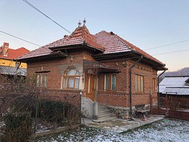 Casa de vânzare 3 camere, în Campulung-Muscel, zona Central
