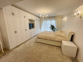 Apartament de vanzare 4 camere, în Bucuresti, zona Sisesti