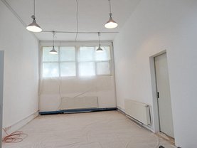 Închiriere spaţiu comercial