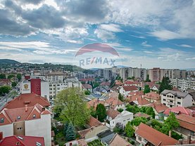 Apartament de vânzare 3 camere, în Brasov, zona Centrul Civic