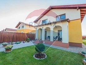 Casa de vânzare 4 camere, în Cristian