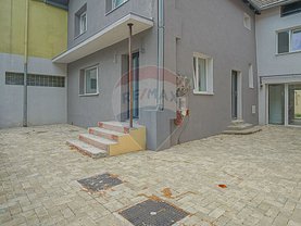 Casa de vânzare 10 camere, în Braşov, zona Florilor