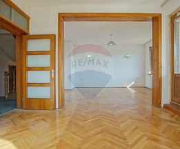 Casa de vânzare 8 camere, în Braşov, zona Centrul Istoric