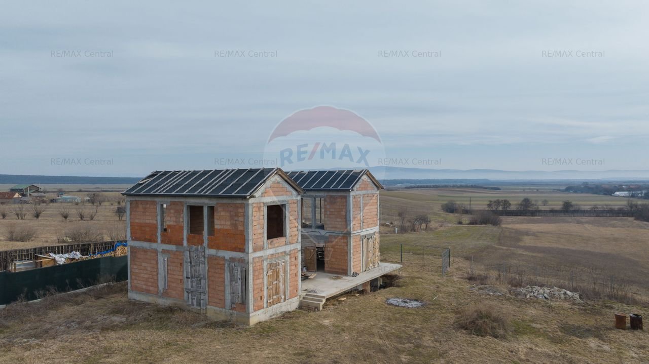 COMISION 0% Casa Individuala La Rosu cu teren de 4000 mp in Crizbav