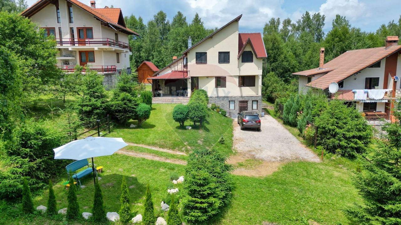 Casa / Vila  de vacanta ideala in Drumul Carului, Moieciu