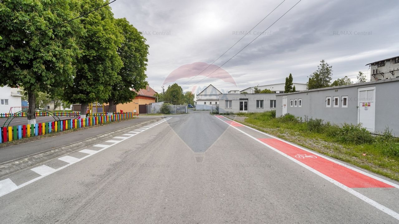 Spatiu industrial, depozit de inchiriat la 12 km nord - est de Brasov