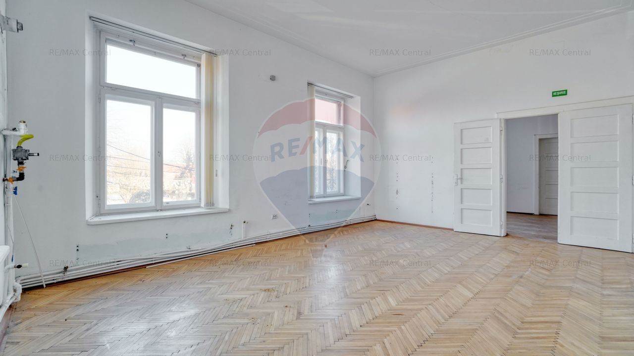Spatiu de inchiriat, central, Sanpetru!