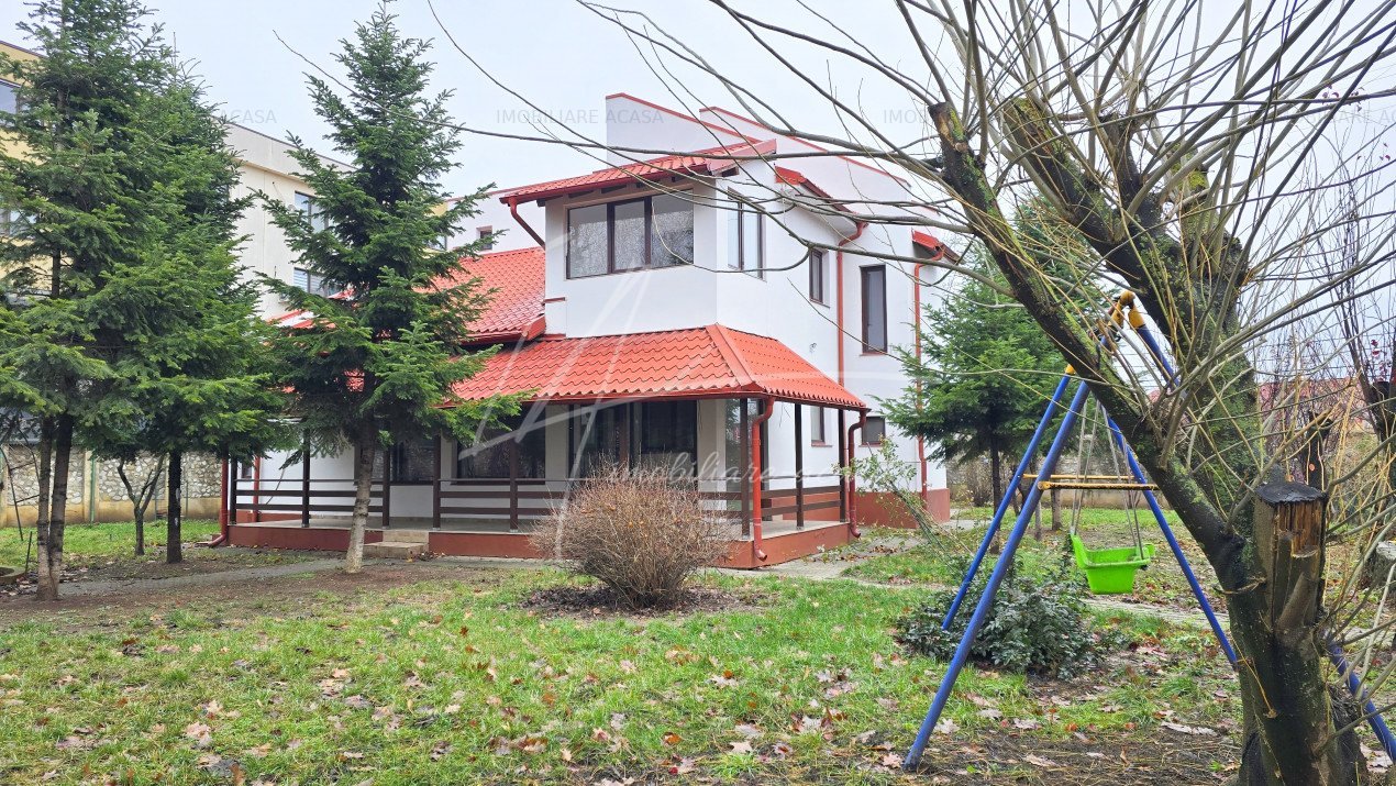 Vila cu arhitectura frumoasa si teren generos in Rosu - Chiajna