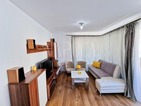 Apartament de vânzare 4 camere, în Floreşti