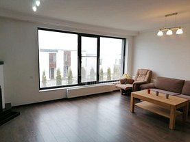 Casa 4 camere în Floresti