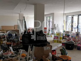 Închiriere spaţiu comercial