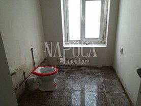 Închiriere spaţiu comercial