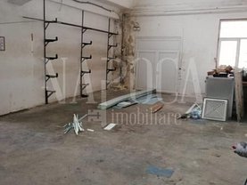 Vânzare spaţiu industrial