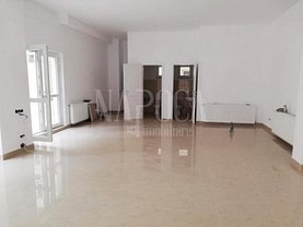 Vânzare spaţiu comercial