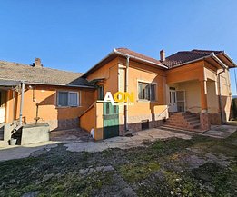 Casa de închiriat 4 camere, în Alba Iulia, zona Ampoi 1