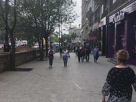 Închiriere spaţiu comercial