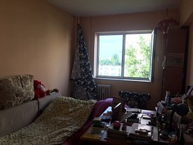 Apartament de vânzare 3 camere, în Bucureşti, zona Drumul Taberei
