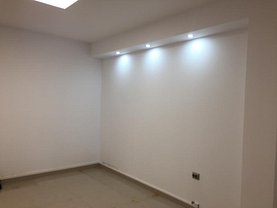 Apartament de închiriat 5 camere, în Targu-Jiu, zona Unirii