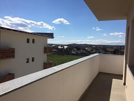 Apartament de vânzare 3 camere în Targu-Jiu, Central