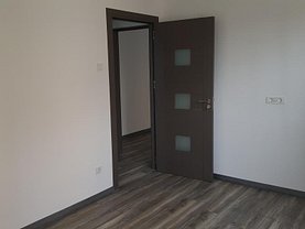 Apartament de vânzare 2 camere în Targu-Jiu, 9 Mai