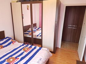 Apartament de vânzare 3 camere în Targu-Jiu, Central