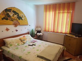 Apartament de vânzare 4 camere în Targu-Jiu, Central